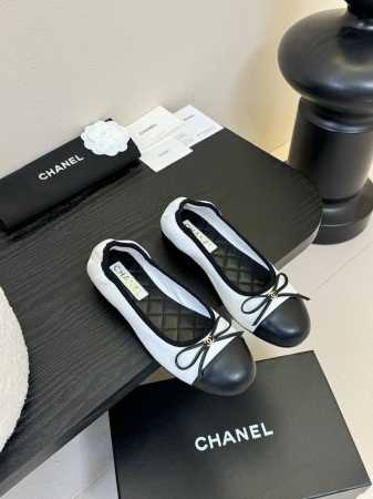 Chanel 25C新款芭蕾舞鞋原版1:1复刻 经典中的经典 无论搭配裤装还是裙装都是完美 小圆头的设计很好的修饰脚型 ，小仙女们必备！码数 ：35-39 40 - 点击图像关闭