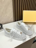 MK 。拿货 原版面料，羊皮内里，羊皮垫脚，金属扣.，码数35-41