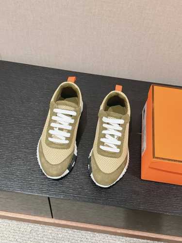 顶级品质 Herme S Ss24 New Arrival～ 专柜大热情侣款，H家配货首选鞋履！ 这双 Bouncing Sneaker 是爱马仕经典款 每一季