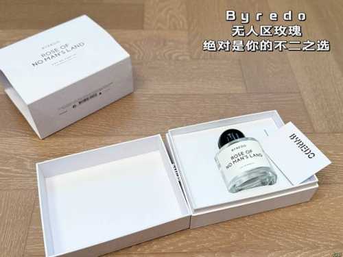 Byredo无人区玫瑰100Ml｜ 香水拆开包装不支持退换货哟 如果厌倦了千篇一律的甜腻香气 想要一款能彰显你独特个性的香水 Byredo无人区玫瑰 绝对是你的