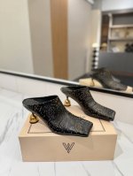 出厂 Vanda Novak来自意大利品牌 全网独家 耗时3个月研发 鞋跟独特设计酒杯 重磅系列 众多联手意大利品牌 推出高级感满分的鞋款系列 火遍Ins神仙绝