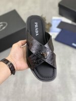 工厂P价P 实价 Prada 普拉达新款休闲拖鞋，原版官网1:1、完美做工 透射出一种尊贵奢华，于普拉达高端超凡工艺中升华其奢侈定义。原版组合大底，码数：39-