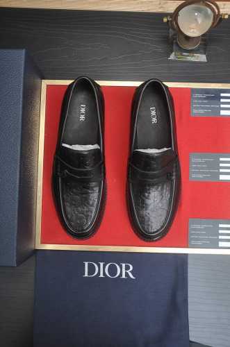 出厂价p Dior 水染牛皮内里 迪奥原版1:1高品质出厂 进口原版料 进口版原牛皮 水染牛皮内里 原版橡胶大底 码数:39-45 45定做
