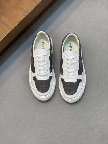 PRADA -高端品质 原单 -鞋面：进口纳帕小牛皮、打孔小牛皮、鞋身车缝品牌图腾、鞋舌空压品牌logo -内里：水染牛皮 -大底：超轻TPU 发泡；成型大底