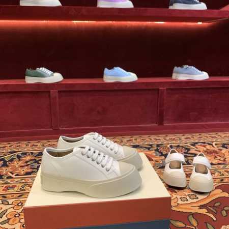 p直销 Marni 玛尼大头厚底玛丽珍鞋 Marni是来自意大利的独立设计师品牌，迅速走红国际时装界的又一个大黑马 赵露思 宋祖儿同款魔术贴大头鞋 历时2个半月 - 点击图像关闭