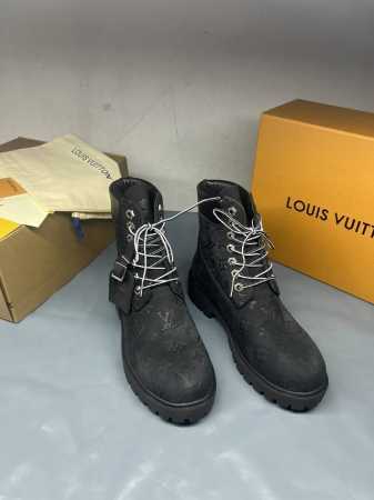 冲量 顶级版本男+10 情侣款Lv X Timberland 添柏岚 联名款 老花 压花 大黄靴 及踝靴 短靴 Lv X Timberland 及踝靴取材 Mo - 点击图像关闭