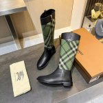 巴宝莉 BURBERRY 秋冬专柜最新款 专柜一比一 ，采用巴宝莉经典格子布配进口头层牛皮面料，顶级版本！时下最流行元素设计，受众多明星网红热捧，卖场热销中！精