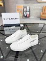 g 顶级代购 纪 炸街情侣新品来袭，超人气运动爆款专柜新款，原厂配置意大利进口牛皮搭配布面料，经典的外观搭配新底更加潮达人，进口水染牛皮内里垫，透气舒适 鞋底：