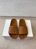Brunellocucinelli Bc新款早秋新品羊皮电绣珠片，款号：女士轻盈凉拖鞋 鞋面：一比一复刻进口羊猄， 鞋面采用进口电绣珠片 垫脚：进口羊猄 大底：
