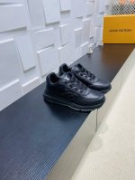 顶级版本 lv 路易威登 L家驴牌 最新Classic系列 厚底 休闲 运动鞋 原版购入开发 做货 这款Classic 运动鞋于 2025 秋冬男士系列初次亮相