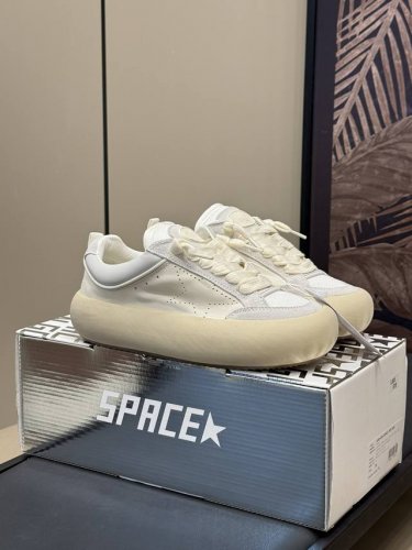ggdb小脏鞋 ＃“经典再现！ Space 2.0潮流新宠 鞋子界的‘小可爱'来啦真的是太喜欢这款了？不仅舒适度爆表 ’，而且还是那种越看越爱的款式简直让人欲罢