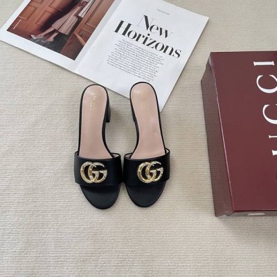 橙子出厂价p gucci 古驰 夏季新款 水钻双G扣粗跟拖鞋 一字拖 休闲凉拖 跟高 6Cm 码数 34-41 备注 34.40.41定制不退换