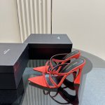 YSL 圣罗兰SS2024高跟新品 走秀款高跟凉鞋 2024全新春夏系列后带方扣高跟凉鞋 ！ 尖头高跟拖鞋淡淡的夏日里怎么少得了一双仙女鞋 各种小裙子搭配起来