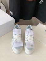 出厂价p Off-White2025年早春新款 Off-White是这几年流行的时尚潮流 原数据打造的一双见一眼就想拥有的美鞋 鞋面:头层牛皮 内里:牛皮 大底