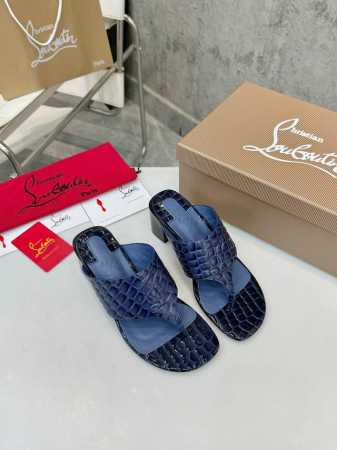 胶底 真皮底 顶级版本 独家定制代购级⑤个颜色供选择。重磅推出 Christian Louboutin CL 标识设计 红底鞋最新走秀款 简称CL 红底鞋 T台 - 点击图像关闭