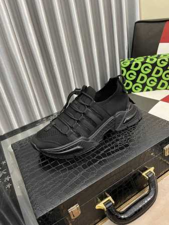 出厂价： Dg-杜嘉班纳 最新爆款休闲鞋，鞋舌带有品牌标志性细节，进口牛皮面料，时尚百搭，可为各式造型增光添彩。塑造独具动感活力与摩登气息的精致设计，尽显现代优 - 点击图像关闭