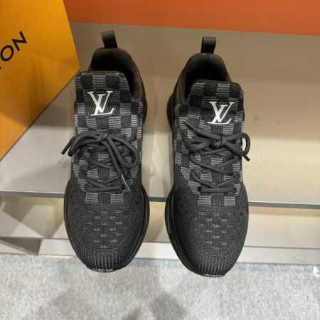 码数38-45 L*Skate 运动鞋-厚底系带面包运动鞋，采用头层牛皮制成，飞织鞋面透气 粗鞋带系带设计，侧面带大印花， 鞋舌及后跟”lv 54“徽章点缀，橡 - 点击图像关闭
