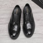 商品商标：prada 普拉达 商务皮鞋 正码码数: 38-44 45订制 商品材料：精选 进口头层小牛皮鞋面，进口水染牛皮内里。强烈立体视觉效果，原版大底 颜