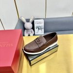Valentin* 华伦天奴 华伦 高端男士驾车鞋豆豆鞋。顶级品质。采用进口原版荔纹牛皮。醒目大logo饰扣 原版牛皮内里垫脚，原厂特供原版大底 超强舒适感。做