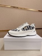 工厂p价 迪奥 Dior 新款休闲运动风男鞋，全新春夏季款设计，完美做工，系带款打造装柜品质，鞋面：进口头层牛皮，羊皮内里柔软舒适，超轻Tpu耐磨大底、简约、百