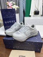 工厂价 Gucci顶级品质 2024新款波浪休闲鞋 专柜同步 男女同款 采用创新缝线工艺 3D效果打造如水般的流动质感 轻便舒适一年四季都可以， 大底：原版1: