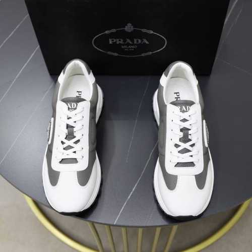 顶级原单 品牌：PRADA 普拉达 标准码：男码38 44 45可以定做 等级：官网同款 材料：原版牛皮 牛皮内里 原版组合双色耐磨柔软大底 款式类别：休闲运动