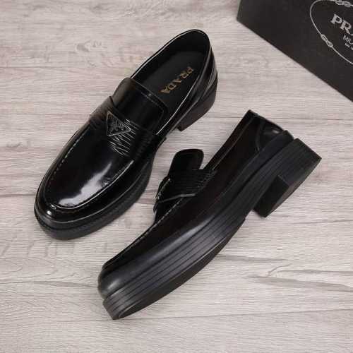 工厂p价 prada 普拉达商务皮鞋 正码码数: 38-44 45.46订制 商品材料：精选 进口牛皮鞋面，进口水染牛皮内里。强烈立体视觉效果，组合大底 颜 色