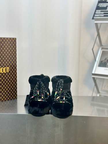 独家顶级版本 Moon Boot2024vs秋冬最新款雪地靴系列 丑萌毛毛雪地靴 忘了UGG吧，时髦人都在穿Moon Boot雪地靴 如果你难以接受UG
