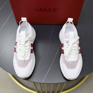 出厂价Pp： Bally巴利原厂货，男士春夏休闲运动懒人穿脱一脚蹬，专柜在售新款，采用进口飞织透气鞋面，面料柔软细腻舒适透气，鞋面饰以B家经典字母Logo设计，