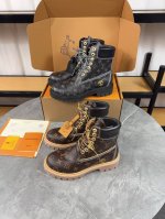顶级版本：情侣款LV x Timberland 添柏岚 联名款 老花 压花 大黄靴 及踝靴 短靴 LV x Timberland 及踝靴取材 Monogram