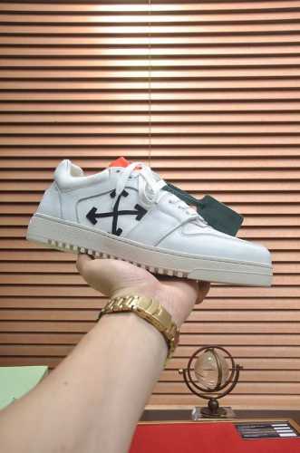 出厂价 Off-White 原版一比一复刻狠货高端品质最新款官网还没上市，顶级版本。 面料：进口牛皮 里布：进口透气网布 大底：新材料进口tpu组合底 码数:男
