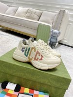 p直销 女鞋 女装 女鞋 女装 Gucci顶级版本情侣款老爹鞋系列上新！ Gg情侣款老爹鞋，近几年一直火爆；新色更新不断；又更新了新颜色，我们家与专柜同步上新，