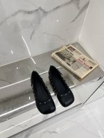 高版本 ‘’ Untitlab 2025 ss 时髦芭蕾舞鞋百搭神器 舒适度拉满、品质依旧、区别市面抢出版本、自购原版独立开发、鞋面采用订制牛皮、意大利混种小羊