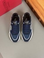 valention 华伦天奴 -高端品质 原单 -鞋面：纳帕小牛皮、品牌透气网布布匹热切品牌图腾 -内里：品牌帆布 -大底：超轻Tpu发泡 橡胶；成型大底 -超
