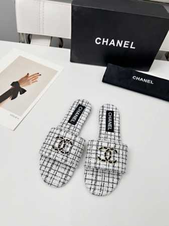 chanel 香奈儿 新款 拖鞋 官网专柜，面料羊皮、内里绵羊皮，垫脚山羊皮，3色任选，35－42码，出厂价p 真皮底170 - 点击图像关闭