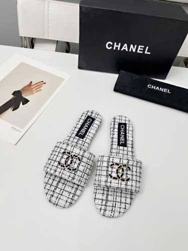 chanel 香奈儿 新款 拖鞋 官网专柜，面料羊皮、内里绵羊皮，垫脚山羊皮，3色任选，35－42码，出厂价p 真皮底170