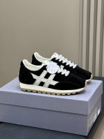 出厂 男+10 Hogan Ss25 Arrival~ 运动鞋新品 霍跟25春夏运动鞋新品 脚感轻盈，增高效果满分 小牛皮材质，科技立体弹力内垫