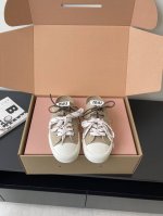 miumiu 缪缪25春夏新款美式复古风饼干鞋休闲帆布鞋双鞋带布鞋皮鞋 颜值担当火爆双鞋带布鞋 不得不入的一款～简约高级 随意搭配上脚非常舒适，年度必入款！春夏