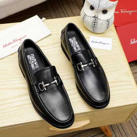 工厂价 菲拉格幕 Ferragamo 新款男士休闲套脚鞋官网原版1:1开模，原单品质做工精细，高端奢华鞋面采用进口意大利头层牛皮皮内里橡胶发泡防滑大底，穿着透气 - 点击图像关闭