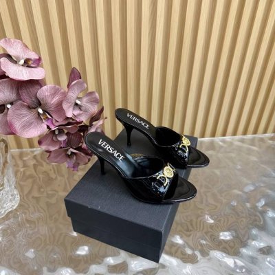 versace范思哲 5 新跟杜丽莎原版扣高跟凉鞋 拖鞋 _______________________ 海外热销冠军 Yb一致原鞋开发楦型 各大时尚博主及明星