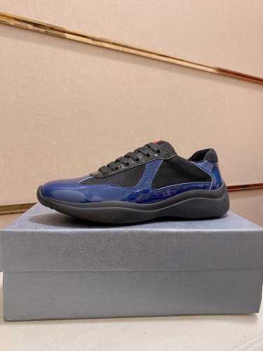 工厂价 元 情侣款普拉达 PRADA 新款男士休闲运动鞋，高端品质 TW定制双层透气网布进口头层小牛镜面漆皮 鞋垫是小牛皮 冲孔设计 透气舒适 原厂真空PU吸塑