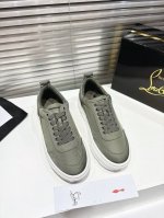 低帮帆布厚底运动鞋-烟灰色 顶级版定制 2025 Maison Christian Louboutin Choukario低顶运动鞋具有都市气息。这款运动鞋在顶