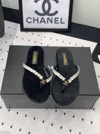 Chanel春夏爆款人字拖鞋 各大社交平台热门款 上脚不卡不磨脚 质感软舒服 进口羊皮钻面料 羊皮内里 意大利真皮大底 Size:35-40 - 点击图像关闭