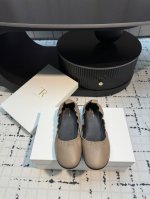 the Row 2025春夏新款柔软芭蕾鞋奶奶鞋 专柜新款The Row平底柔软芭蕾鞋 原版复刻正确大底欢迎专柜对比 简单大气 重点舒适又Q弹 逛街爬山都没问题