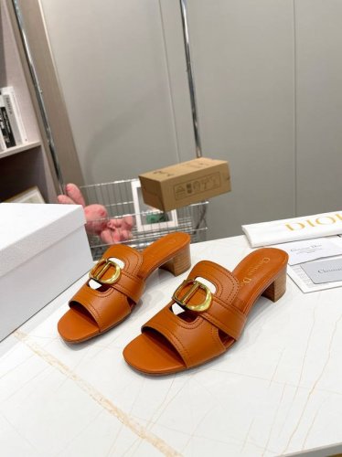 工厂p价 女装女鞋 运动原单 Dior迪奥 最新款上线 鞋面饰金属 Cd 标志突显版型 经典优雅的设计可与各式造型 非常极致完美的搭配 这个夏天不容错过的百搭单