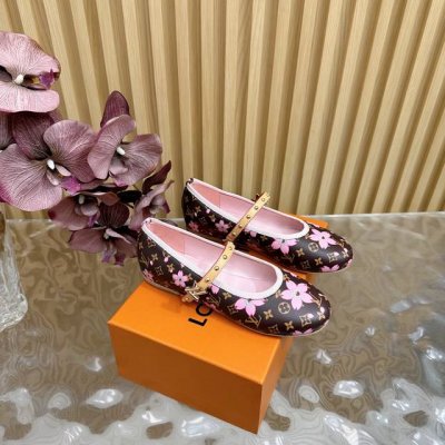 lv 路易威登 25 2025 早春新品 顶级版本专柜主打最新款 玛丽珍漆皮单鞋 硬货上新 鞋面 牛皮印花 内里 进口山羊皮里 大底 真皮大底 鞋码: 35-4