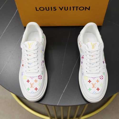 品牌：Lv路易威登 标准码：38-44 45订做 等级：官网同款 材料：原版材料拼接 舒适透气内里 轻便耐磨运动大底 款式类别：男士时尚休闲鞋 跑步 运动鞋 尊
