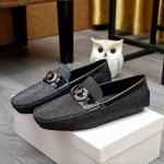 工厂价 Versace 范思哲 男士新款豆豆鞋上市 原单品质 官网1:1同步头层牛皮皮内里，完美造型顶级品质，橡胶耐磨大底，，鞋型饱满，立体感十足超级百搭 高档