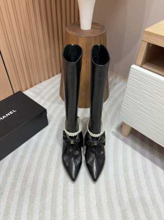 长靴 - 24Ss春夏新款chane*小香大蝴蝶结珍珠链尖头靴系列 嗲嗲的蝴蝶结装饰，俏皮又不失千金风～脚踝处采用珍珠链链接，满满的精致感 妥妥的行走白富美！甜 - 点击图像关闭