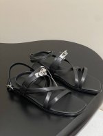 顶级品质 Hermes 爱马仕 June Sandal系列 H家Kelly扣细带罗马凉鞋 小牛皮凉鞋，搭配经典镀钯Kelly鞋扣和袢带。打造简约造型，可谓夏日良